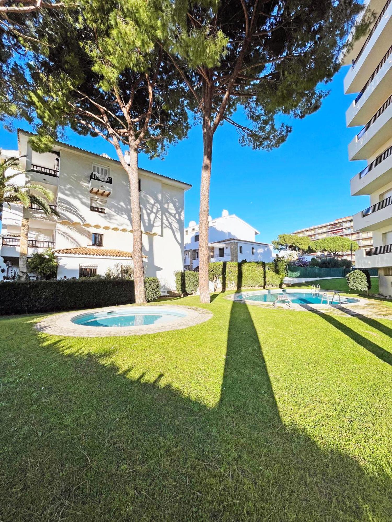 Apartamento En La Escala Con Piscina Y Parking L' Escala Екстериор снимка