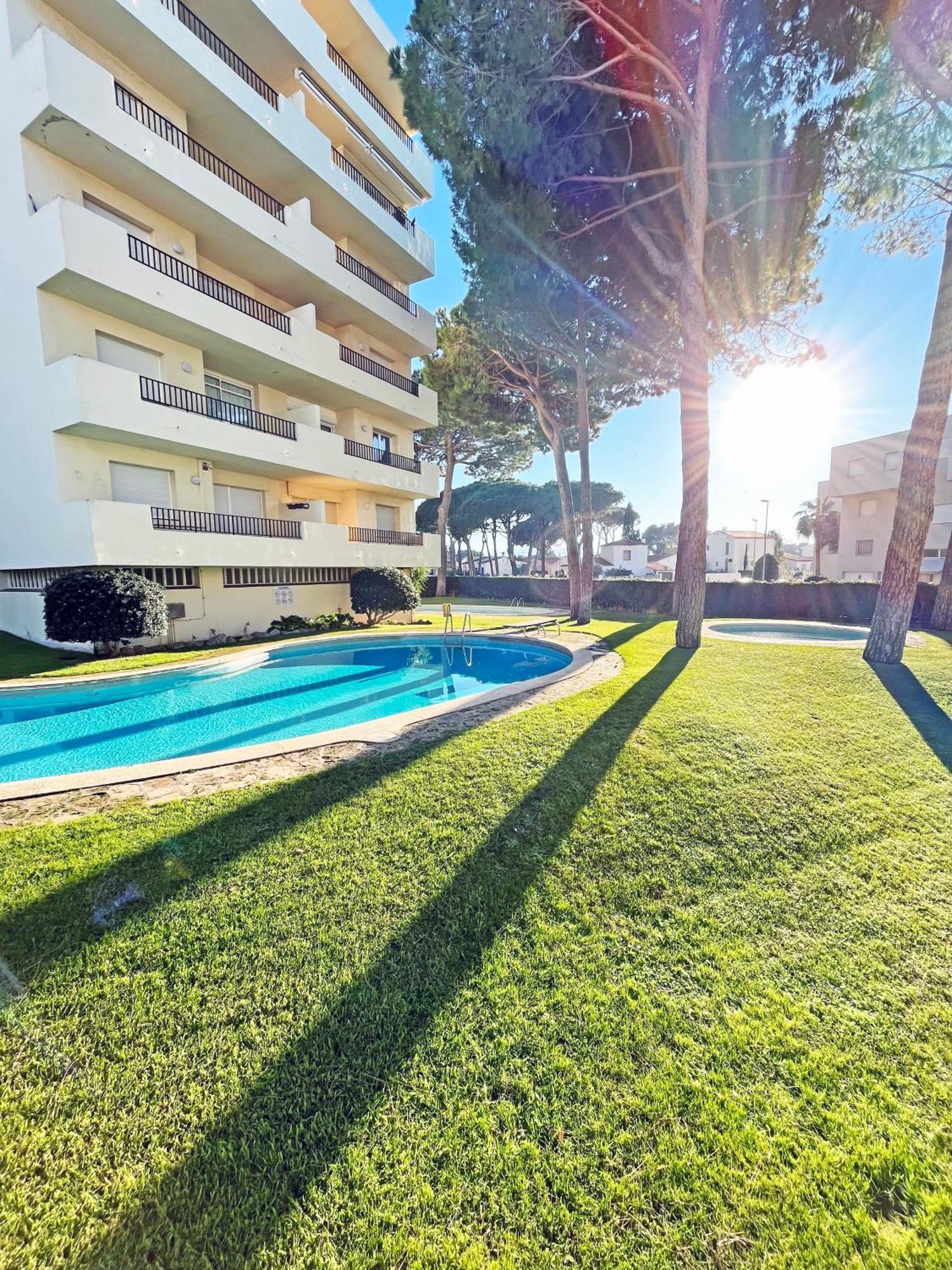 Apartamento En La Escala Con Piscina Y Parking L' Escala Екстериор снимка